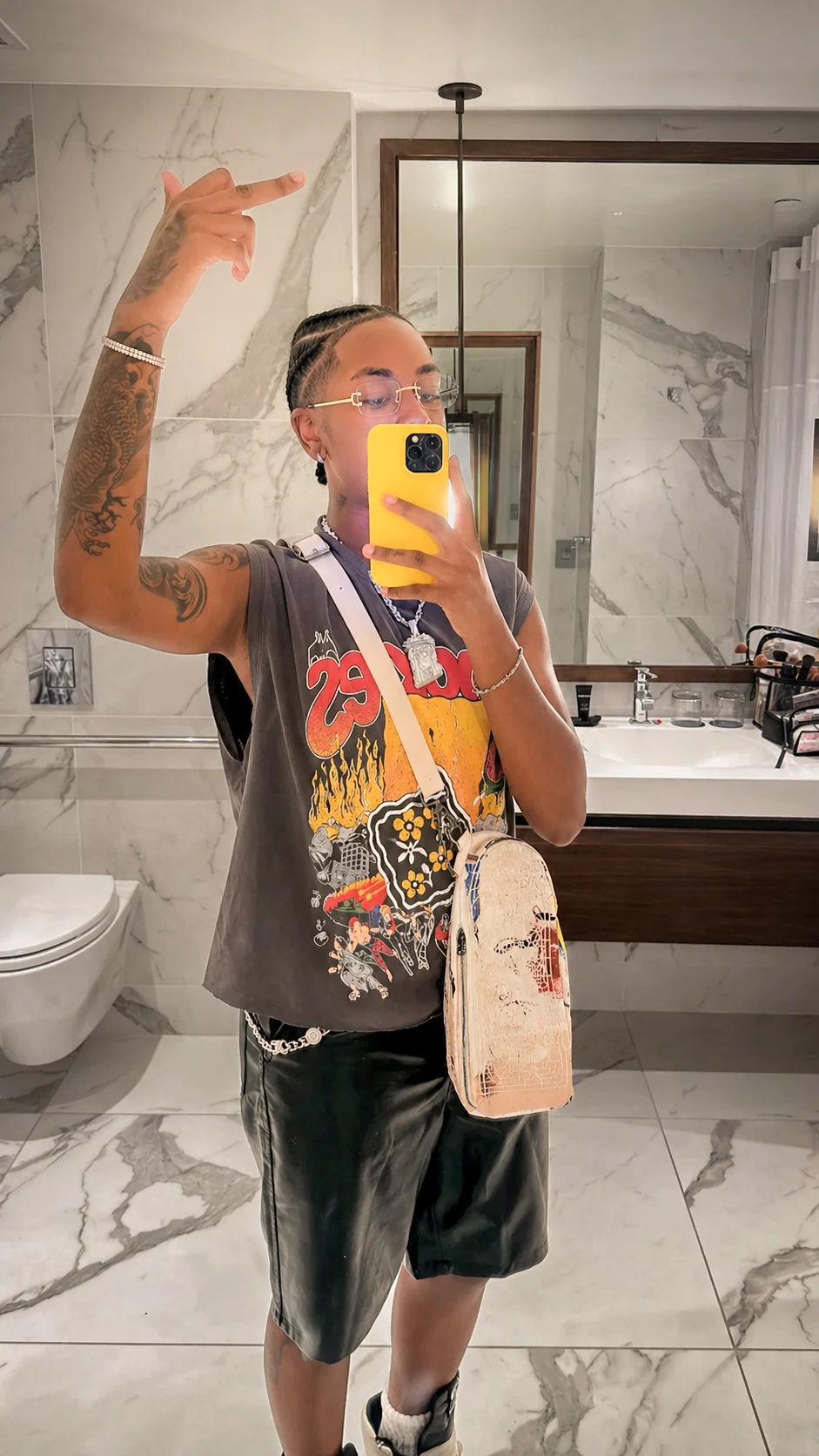 Raw mirror selfie before Ztouchstudio edit
